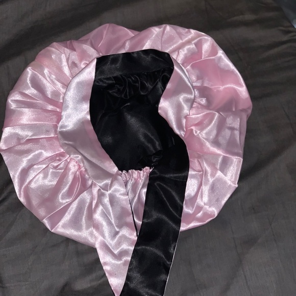 Bonnets - Picture 4 of 7